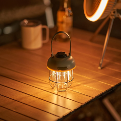 Zabytkowa lampa kempingowa MOBI GARDEN | Akumulatorowa i przenośna